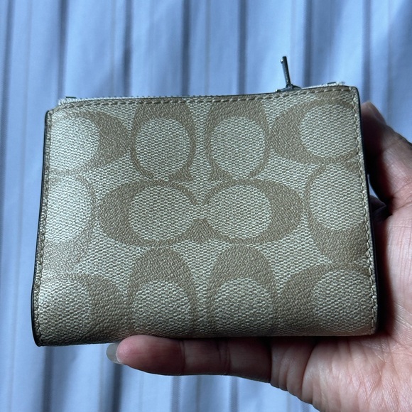 Coach Snap Billfold Wallet - Picture 10 of 14